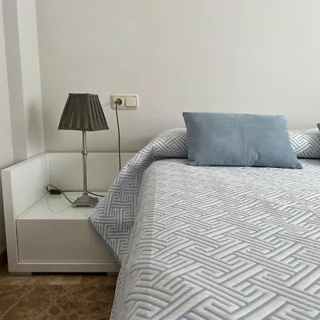 Apartamento La Calahorra Con Parking Gratuito Cordoba